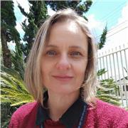 Márcia Regina Neumann - bióloga com especialização em Biotecnologia e mestrado em Ciência e Tecnologia Ambiental